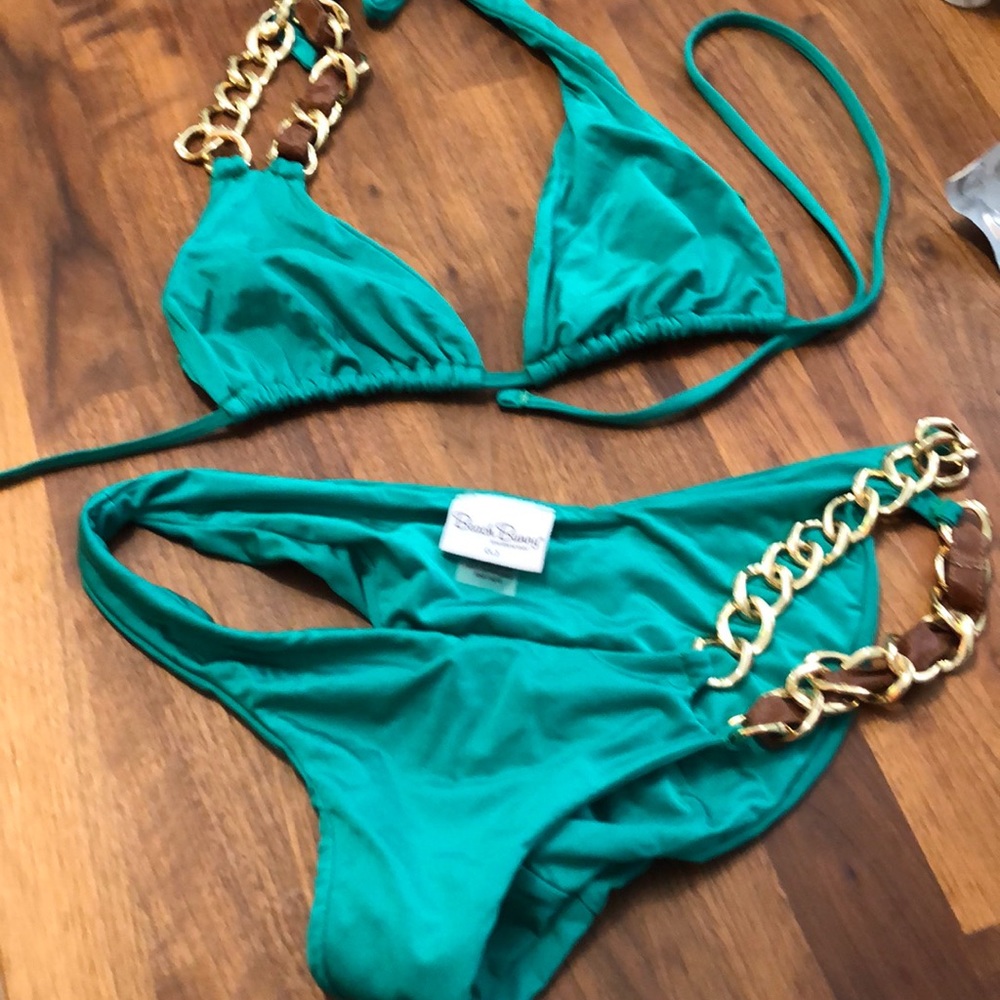 L beach bunny suit